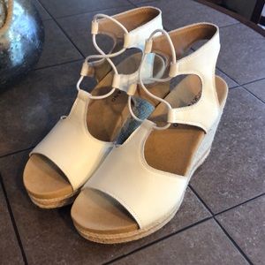 NWOT Lucky  Brand Sandals